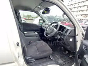 Toyota HiAce 2021 White