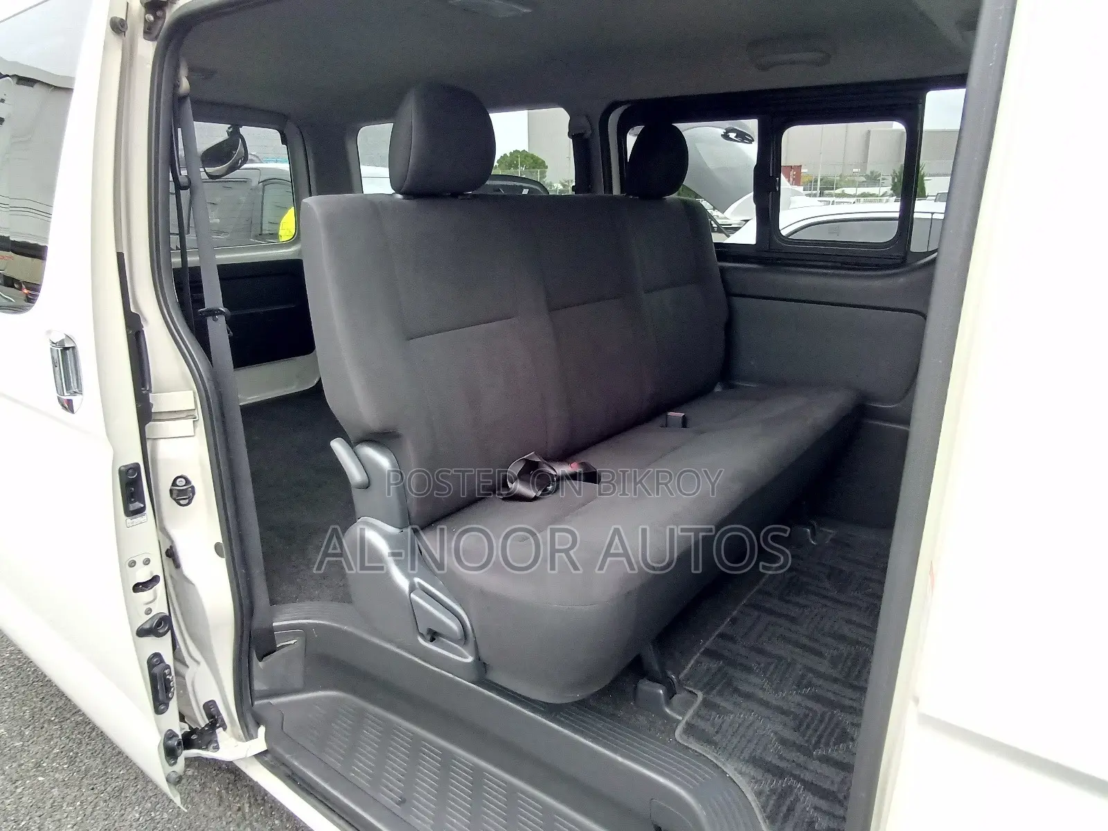 Toyota HiAce 2021 White