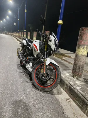 TVS Apache RTR 160 2V 2018 White