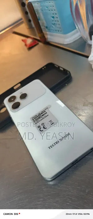 টেকনো স্পার্ক ৪০ ২৫৬ জিবি সাদা