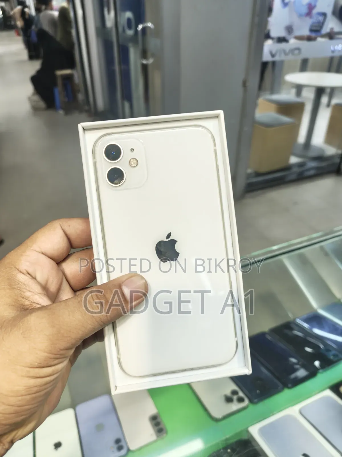 Apple iPhone 11 64 GB White