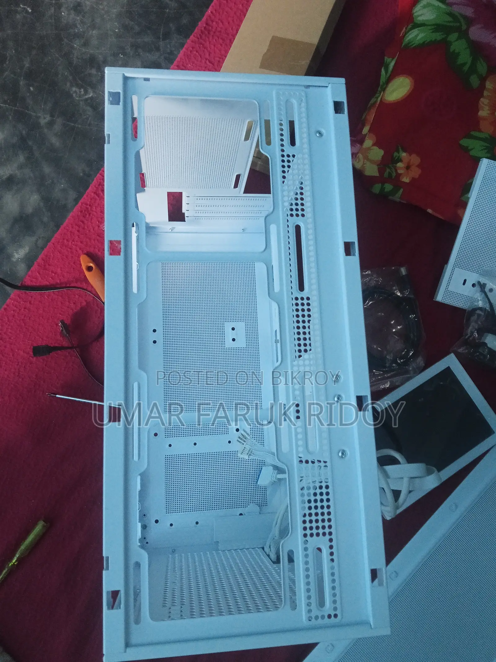 No Use Case M-Atx Xtreme D777 White Edition Side Panel Empty