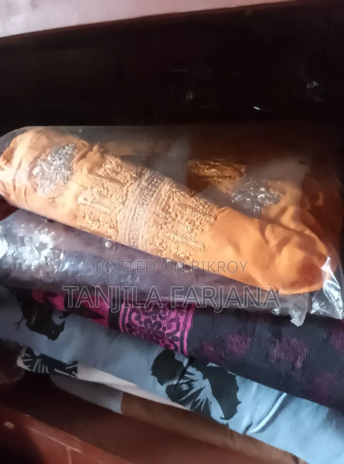 টাকার প্রয়োজন এ দোকান বিক্রি, মেয়েদের পোষাক
