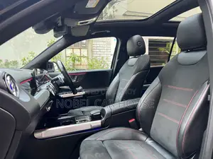 Mercedes-Benz 200 2021 Black