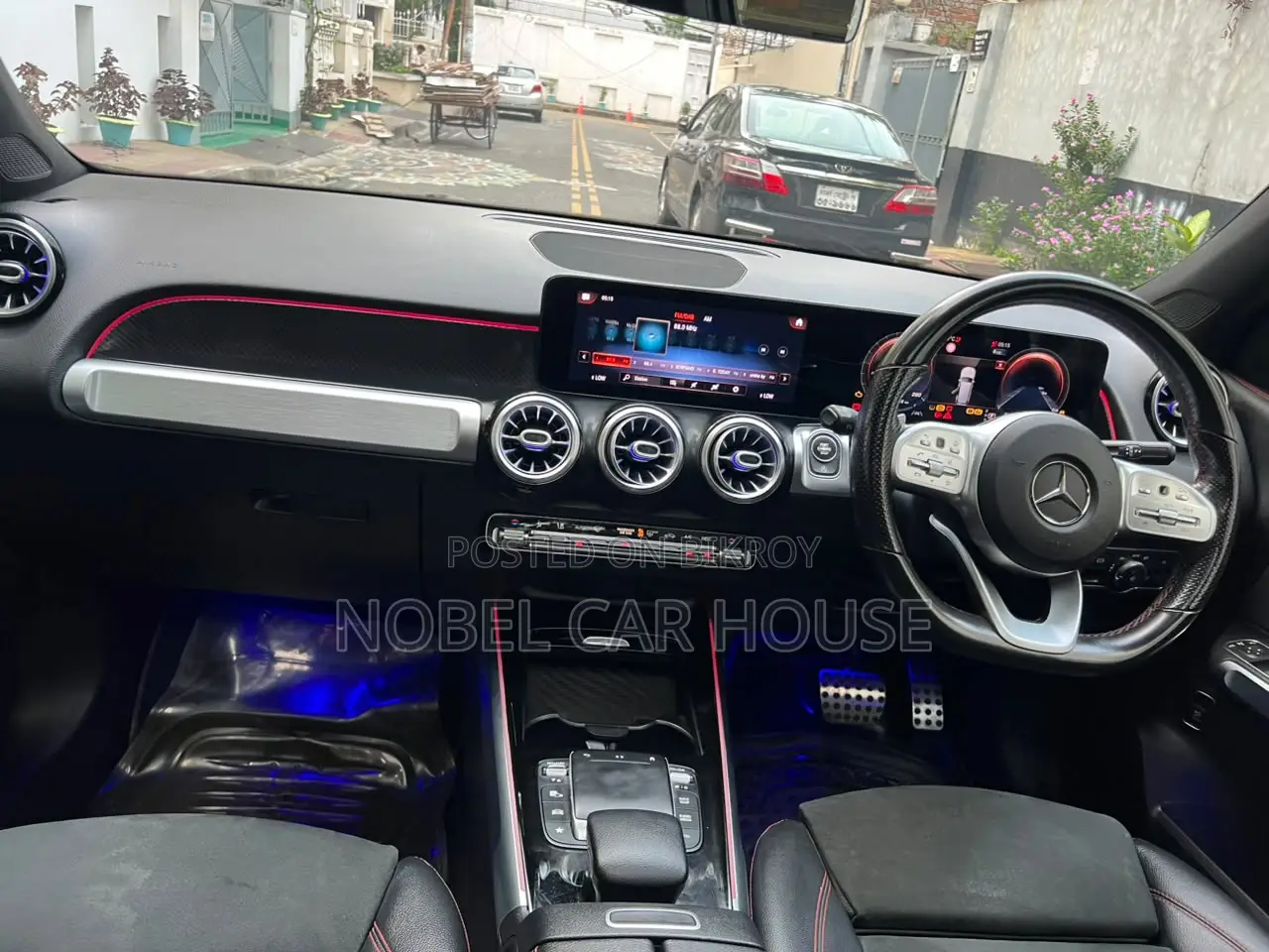 Mercedes-Benz 200 2021 Black