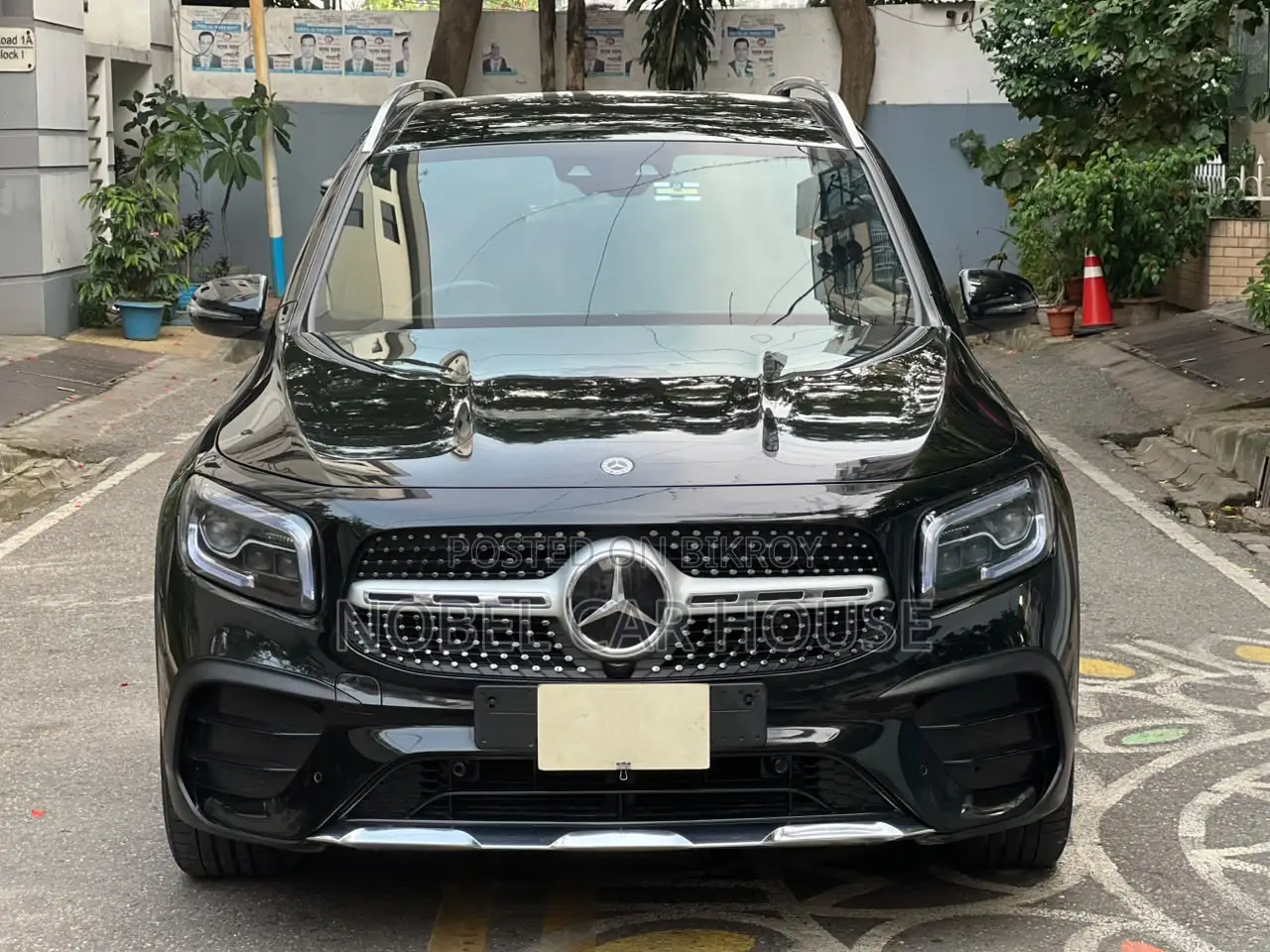 Mercedes-Benz 200 2021 Black