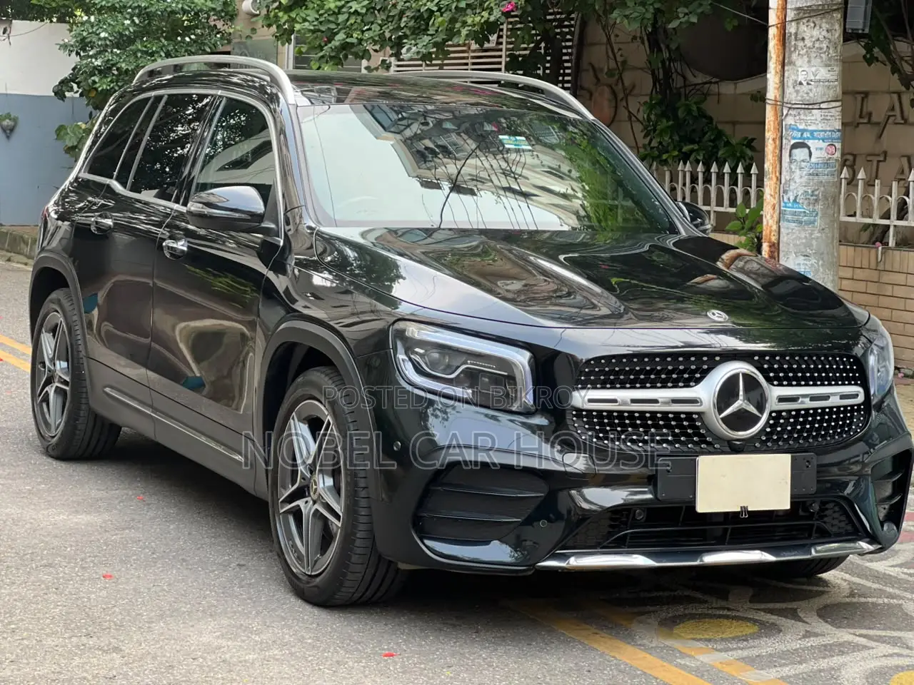 Mercedes-Benz 200 2021 Black
