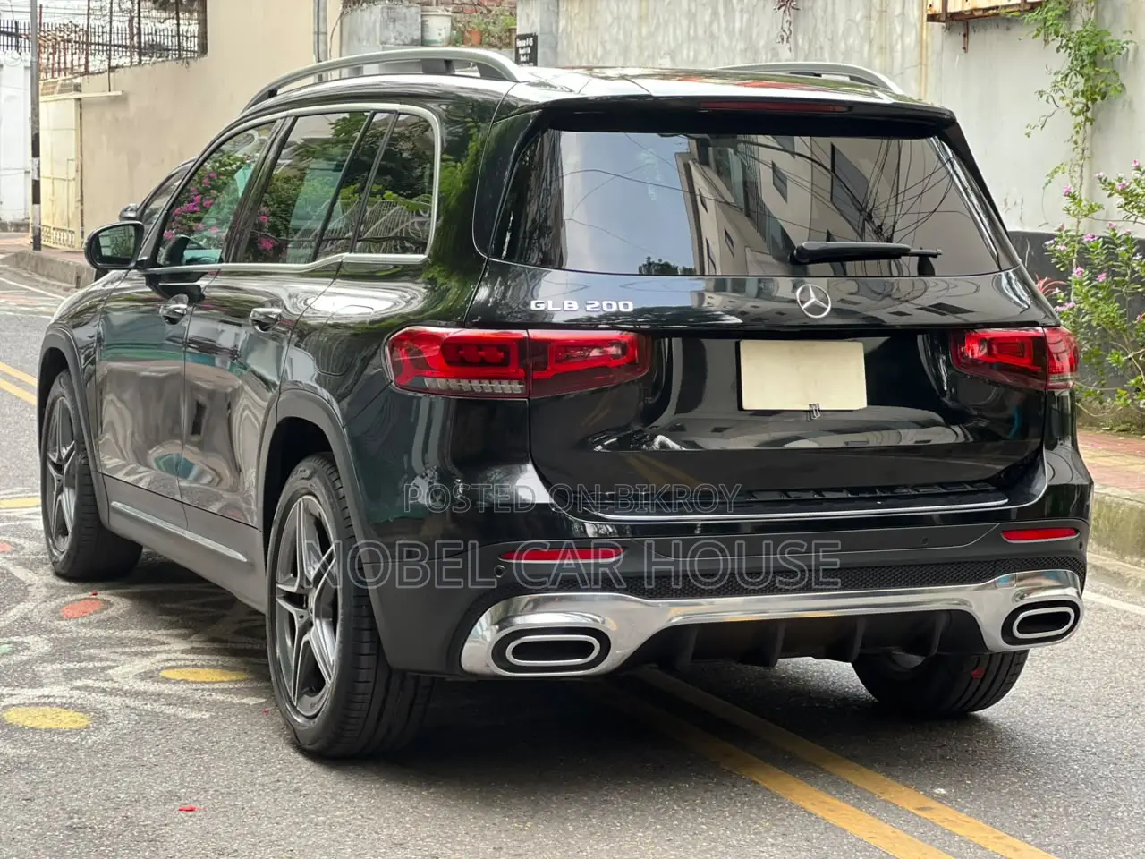 Mercedes-Benz 200 2021 Black