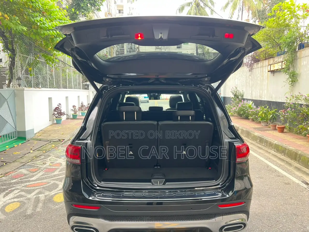 Mercedes-Benz 200 2021 Black