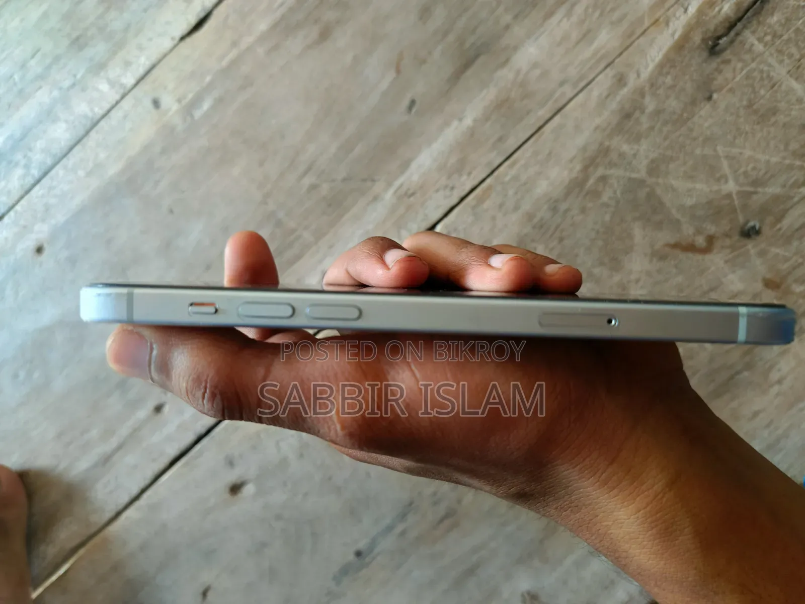 অ্যাপল আইফোন ১৫ প্লাস ১২৮ জিবি সাদা