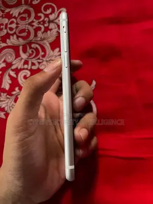 Apple iPhone SE (2020) 64 GB White