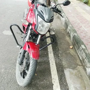 Honda CB 2017 Red