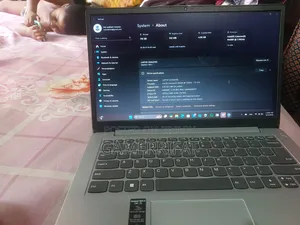 Laptop Lenovo IdeaPad 1 4GB Intel Celeron eMMC 128GB