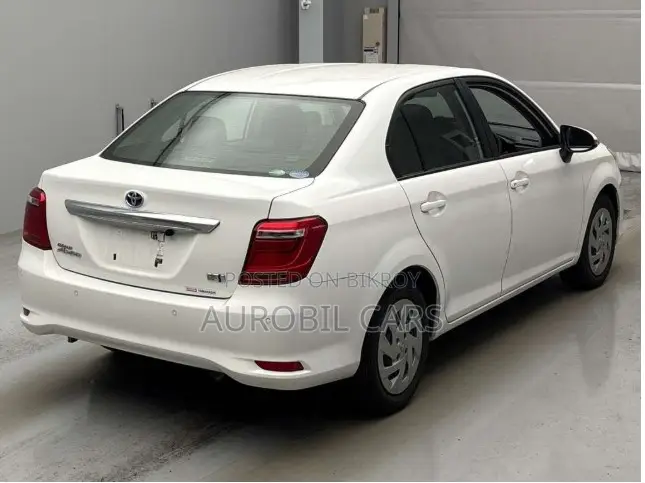 Toyota Axio 2021 White