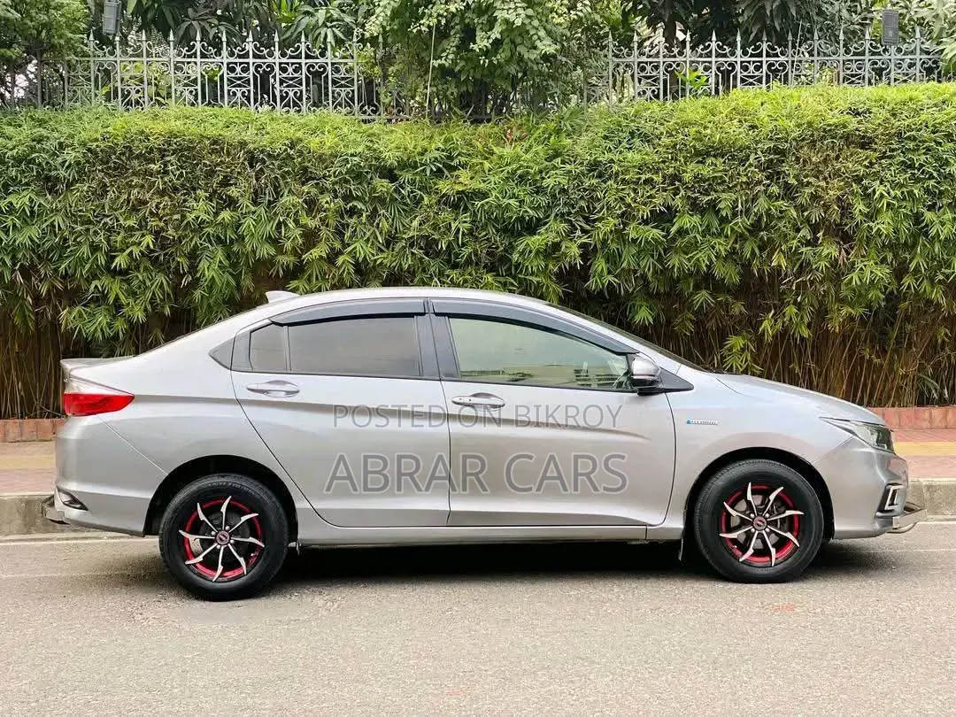 Honda Grace 1.5 Hybrid Front Wheel Drive 2017 Gray