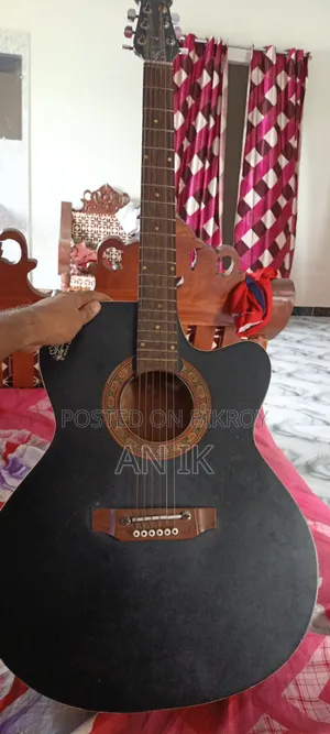 গিটার লাগবে