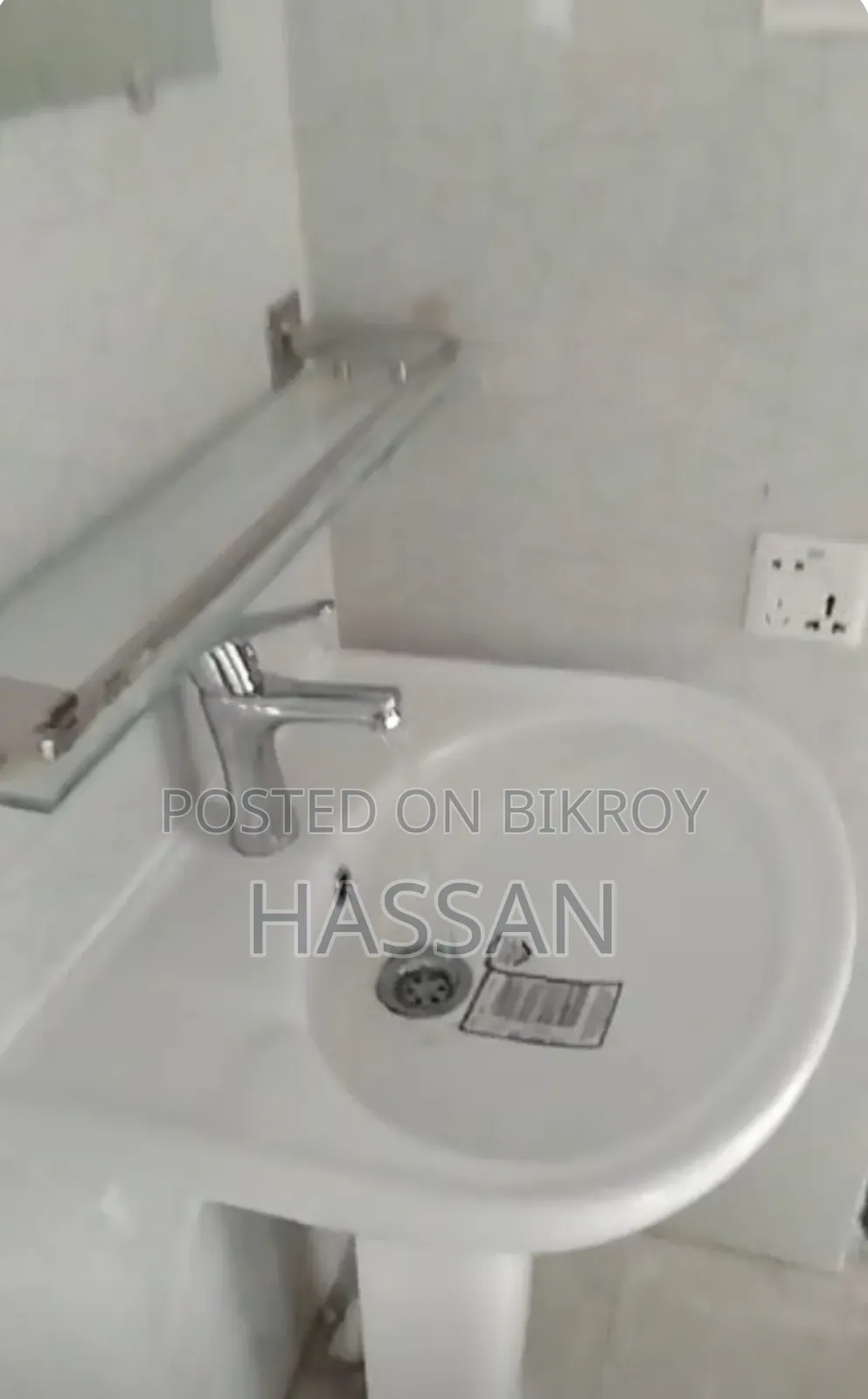 3-bedroom Apartment in Aftab Nagar for rent