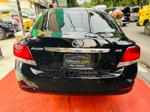 টয়োটা অ্যালিয়ন ২০১৮ কালো