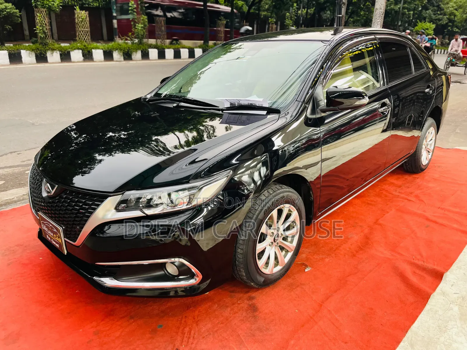 টয়োটা অ্যালিয়ন ২০১৮ কালো