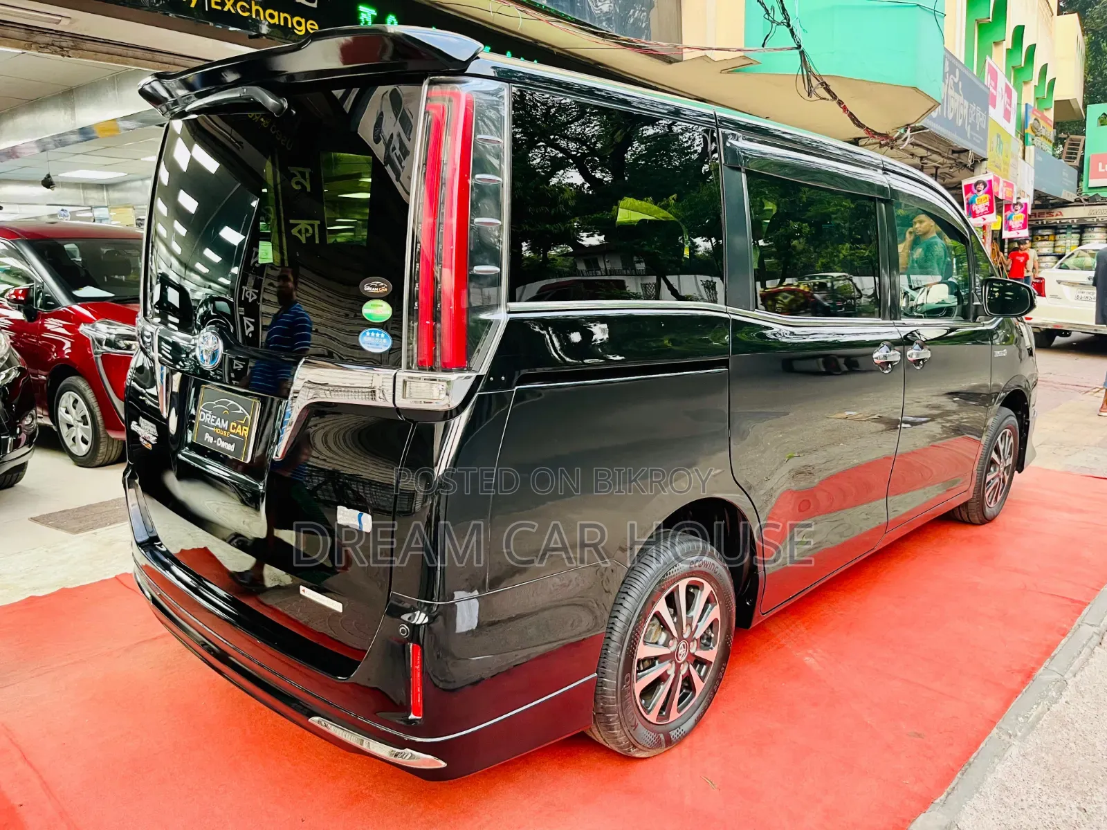 Toyota Esquire 2017 Black