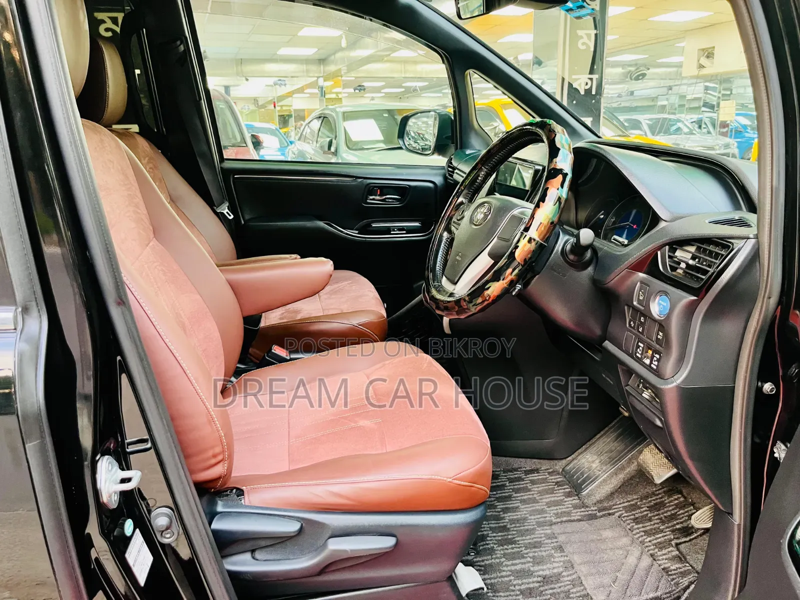 Toyota Esquire 2017 Black