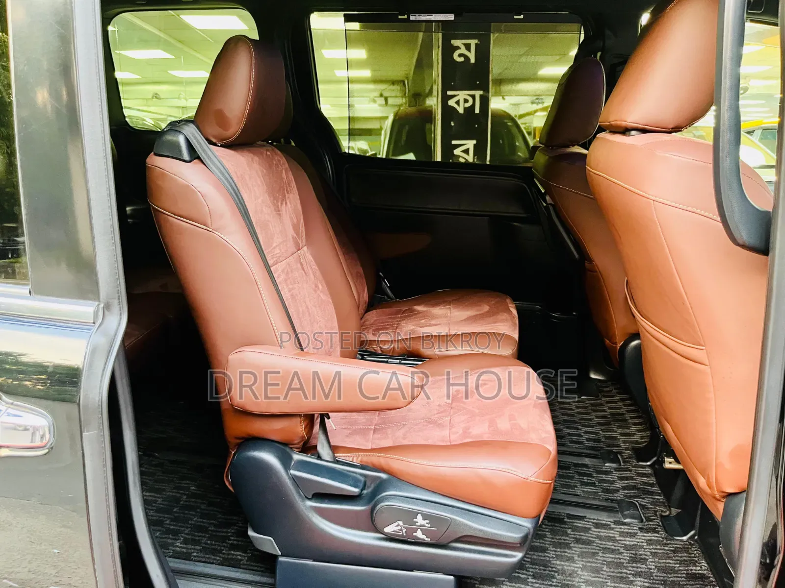 Toyota Esquire 2017 Black