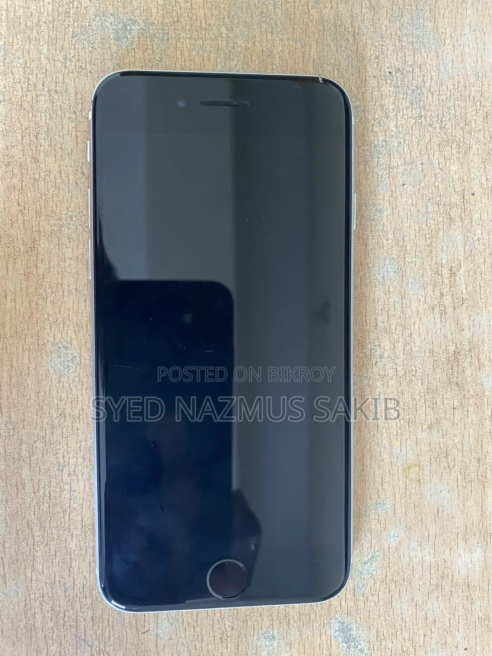 অ্যাপল আইফোন এসই ৬৪ জিবি হোয়াইট