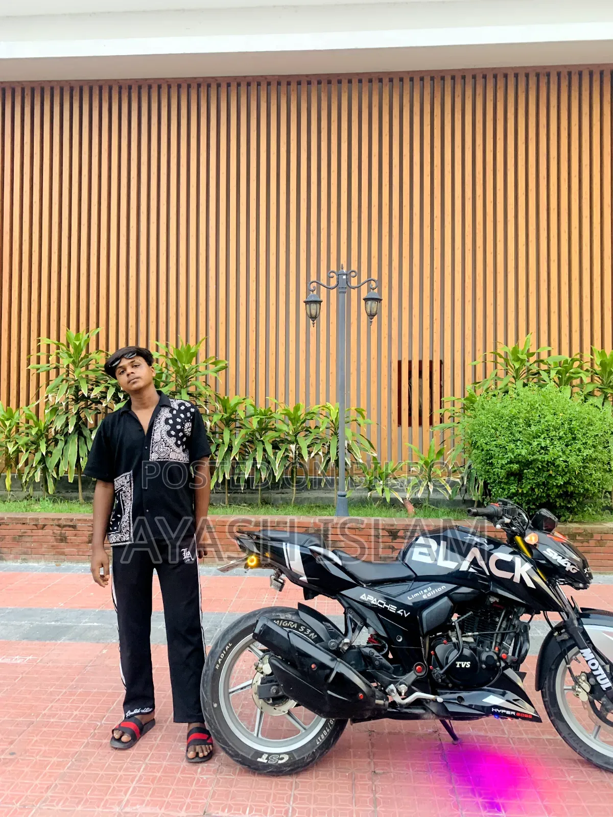 TVS Apache 160 4V 2023 Black