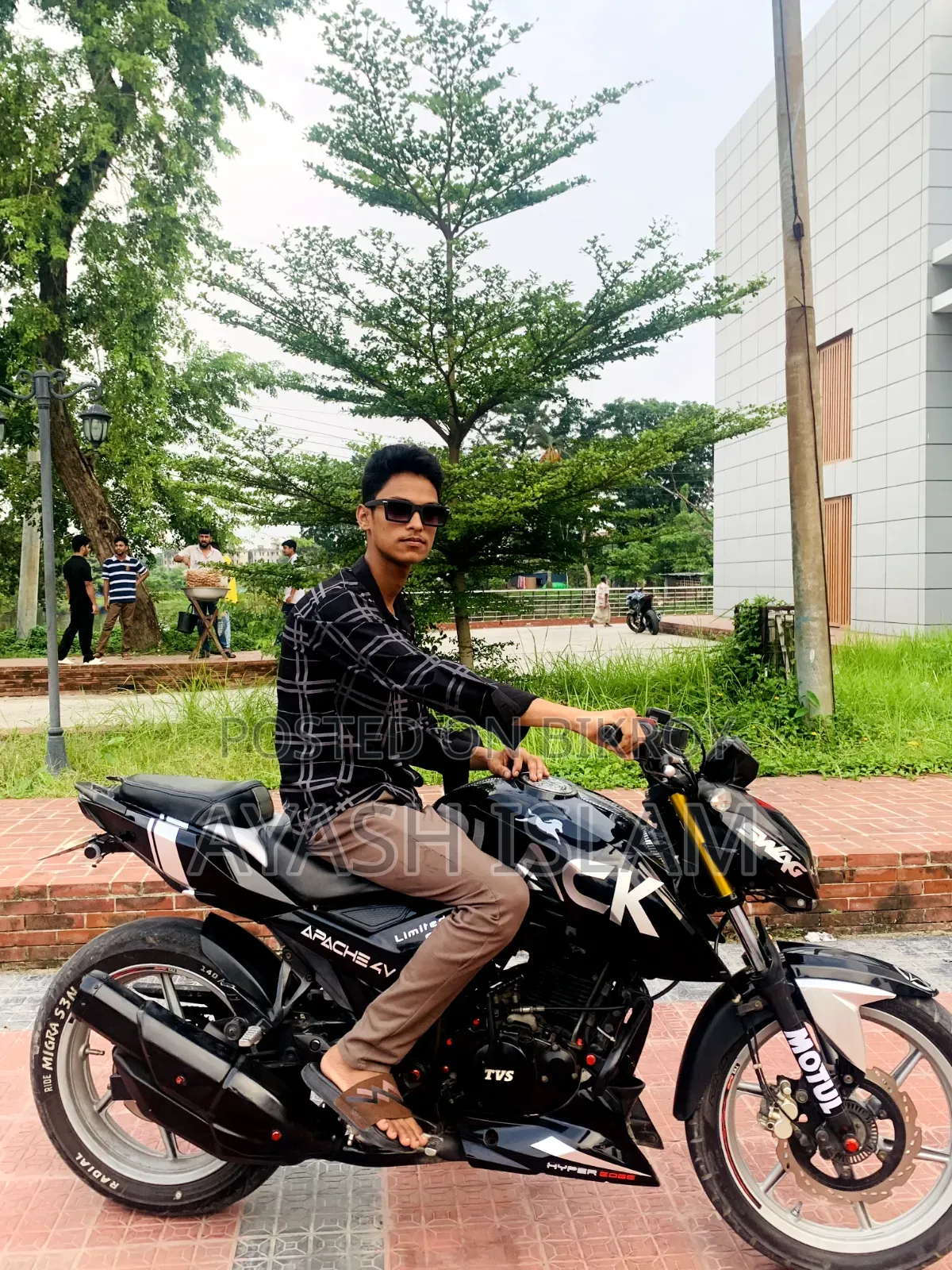 TVS Apache 160 4V 2023 Black