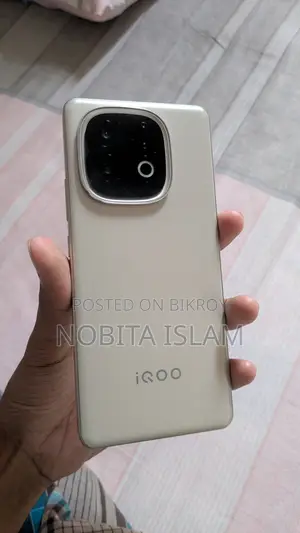 iQOO Z10 256 GB Gold