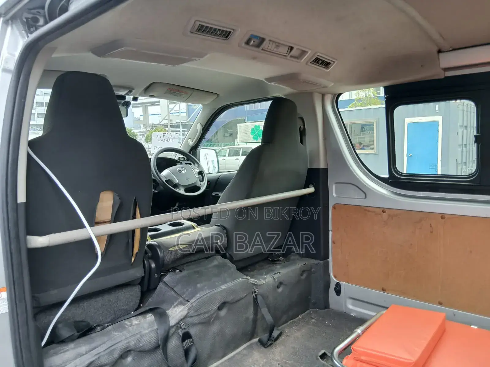 Toyota HiAce 2021 Silver