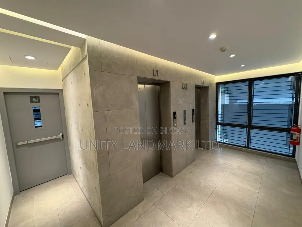 Furnished 4bdrm Apartment in Uproperty, Baridhara for Sale