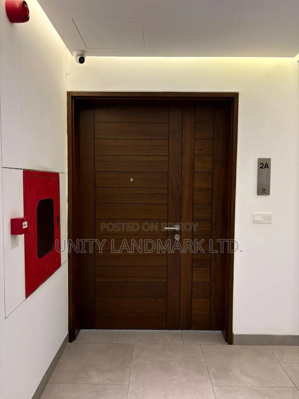 Furnished 4bdrm Apartment in Uproperty, Baridhara for Sale