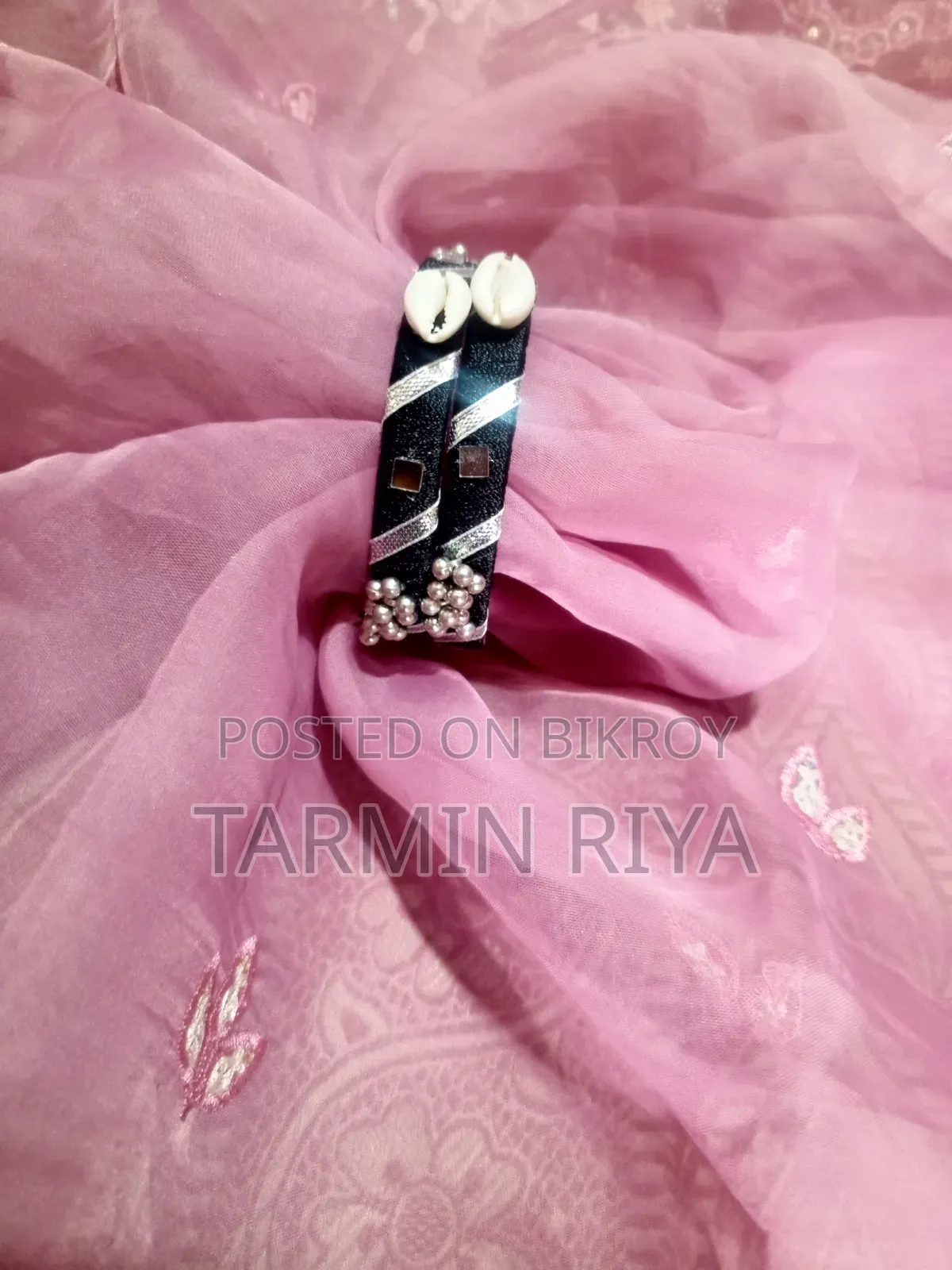 হ্যান্ডমেড ব্যাঙ্গেলস