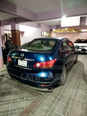 Nissan Bluebird 2011 Blue