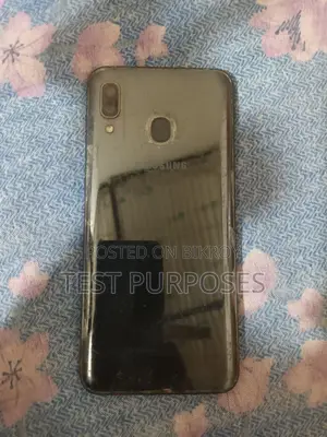 স্যামসাং গ্যালাক্সি এ২০ ৩২ জিবি কালো