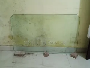 ডাইনিং টেবিলের গ্লাস