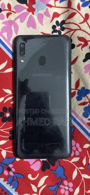 স্যামসাং গ্যালাক্সি এ২০ ৩২ জিবি কালো
