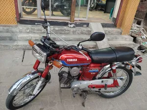 Yamaha Crux 2002 Red