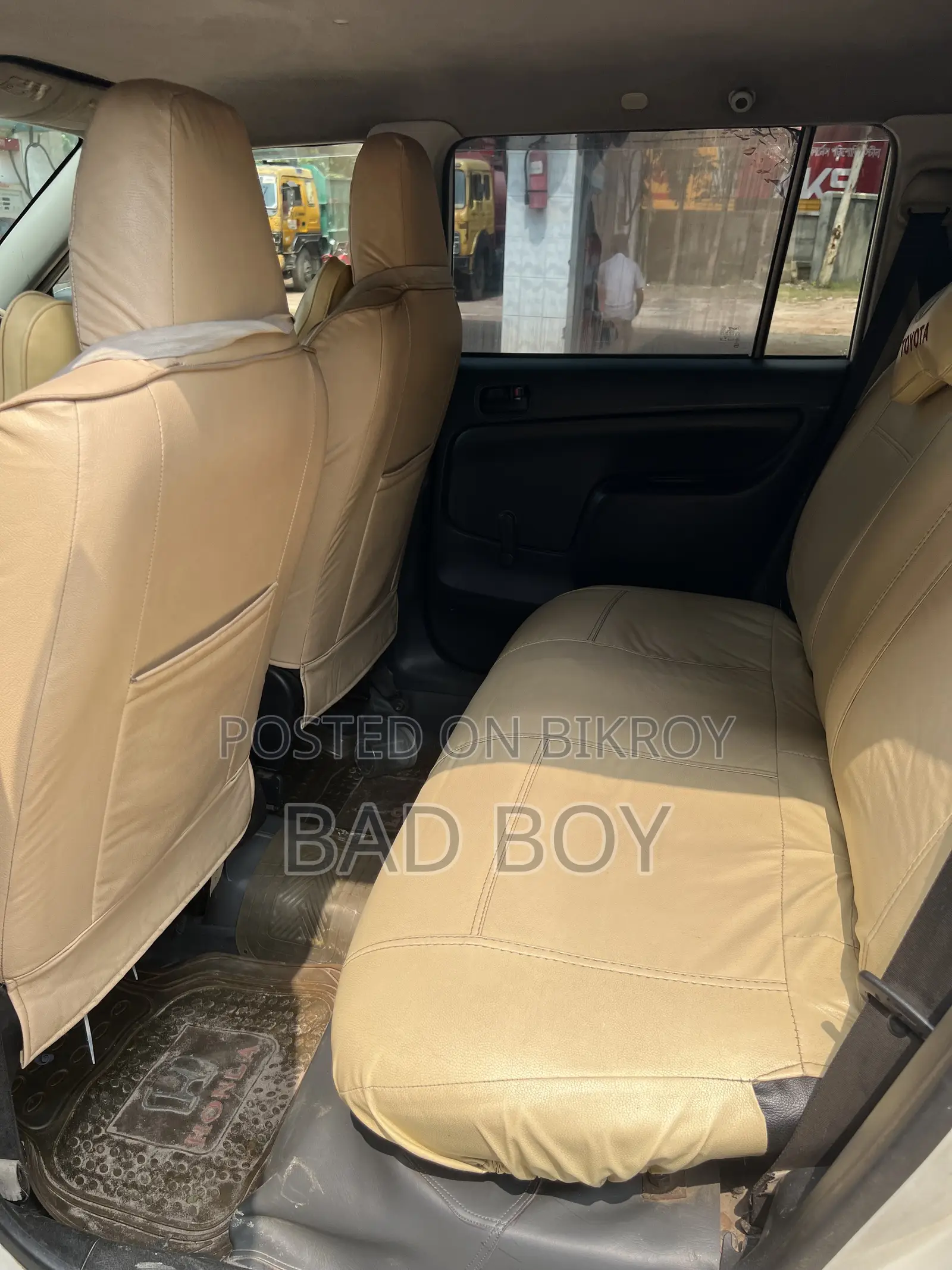 টয়োটা প্রোবক্স ২০০৬ হোয়াইট