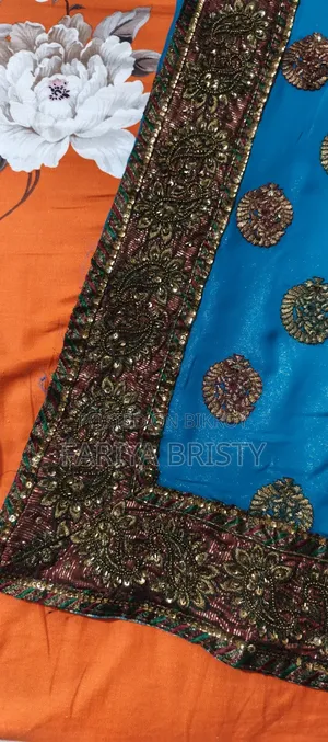 সুন্দর শাড়ি