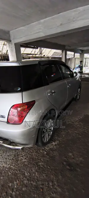Toyota IST 2002 Silver