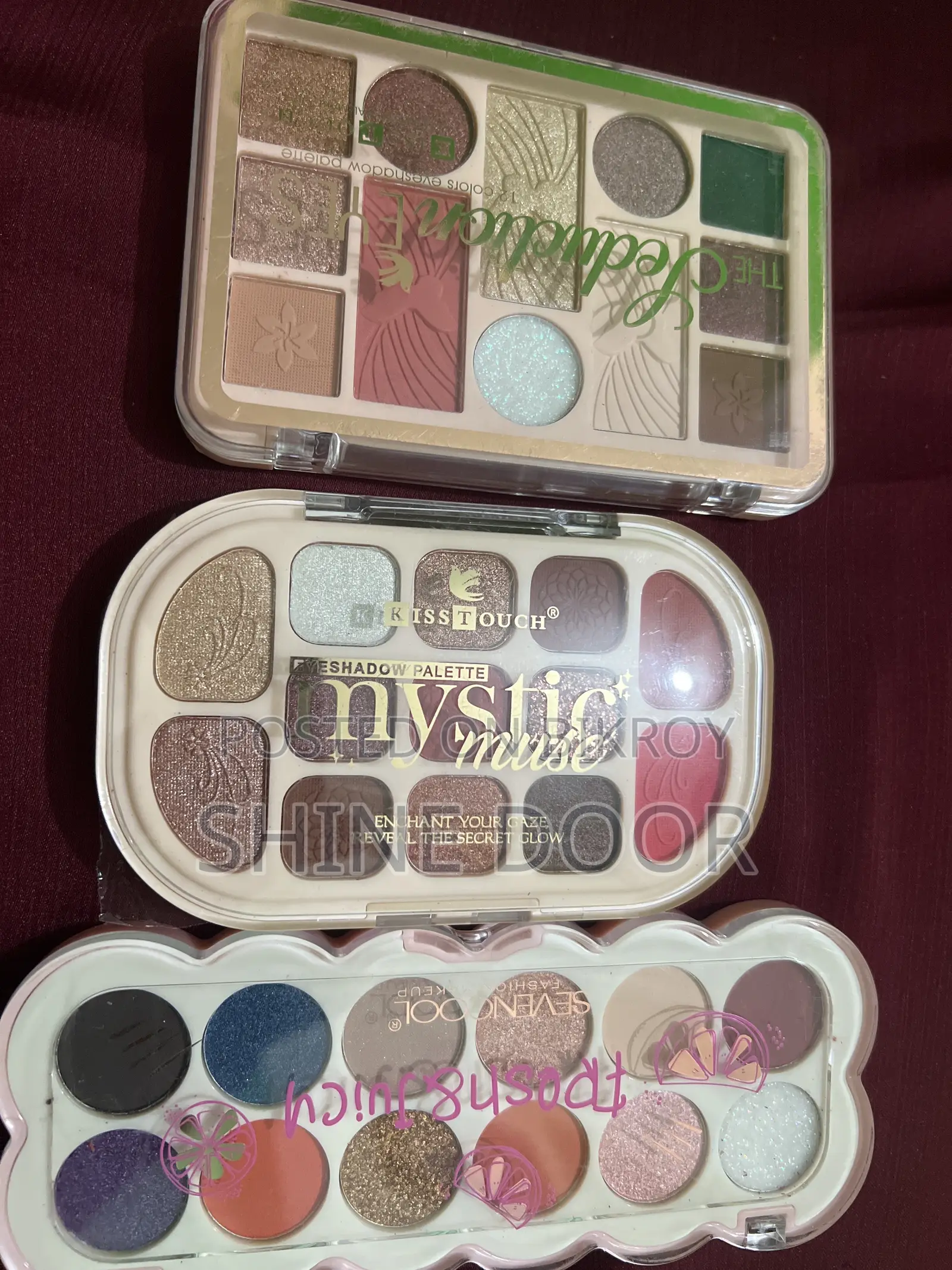 New look for new days—Eyeshadow palettes.