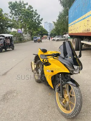 Suzuki GSX-R150 2019 Yellow