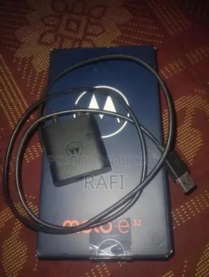 Motorola Moto E32 (India) 64 GB Blue