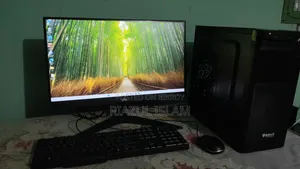Desktop Computer 8GB AMD Ryzen 5 SSD 256GB