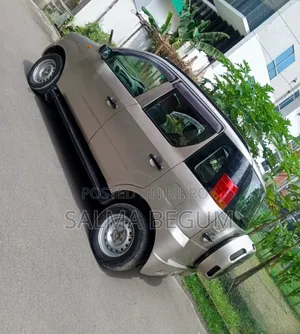 মাহিন্দ্রা এক্সইউভি৫০০ ২০১৫ সিলভার