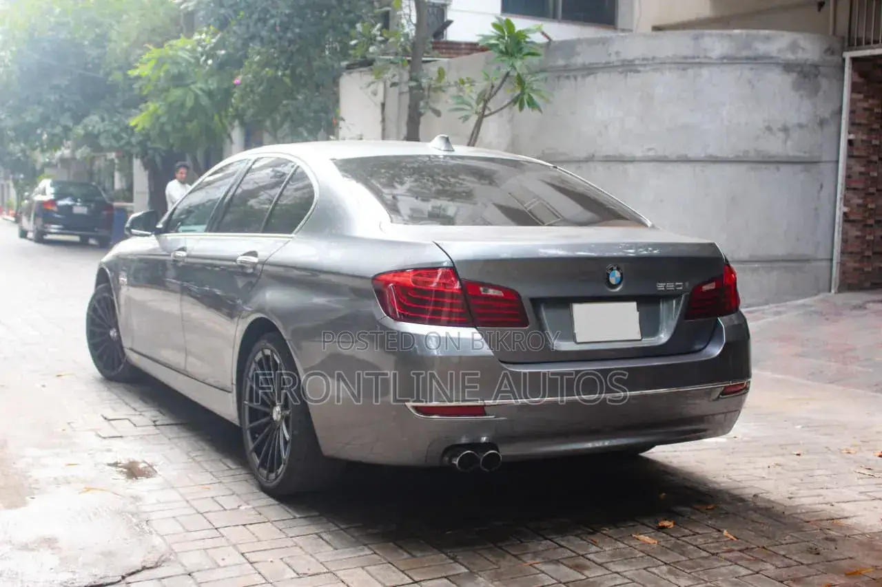 BMW Lo 2015 Gray
