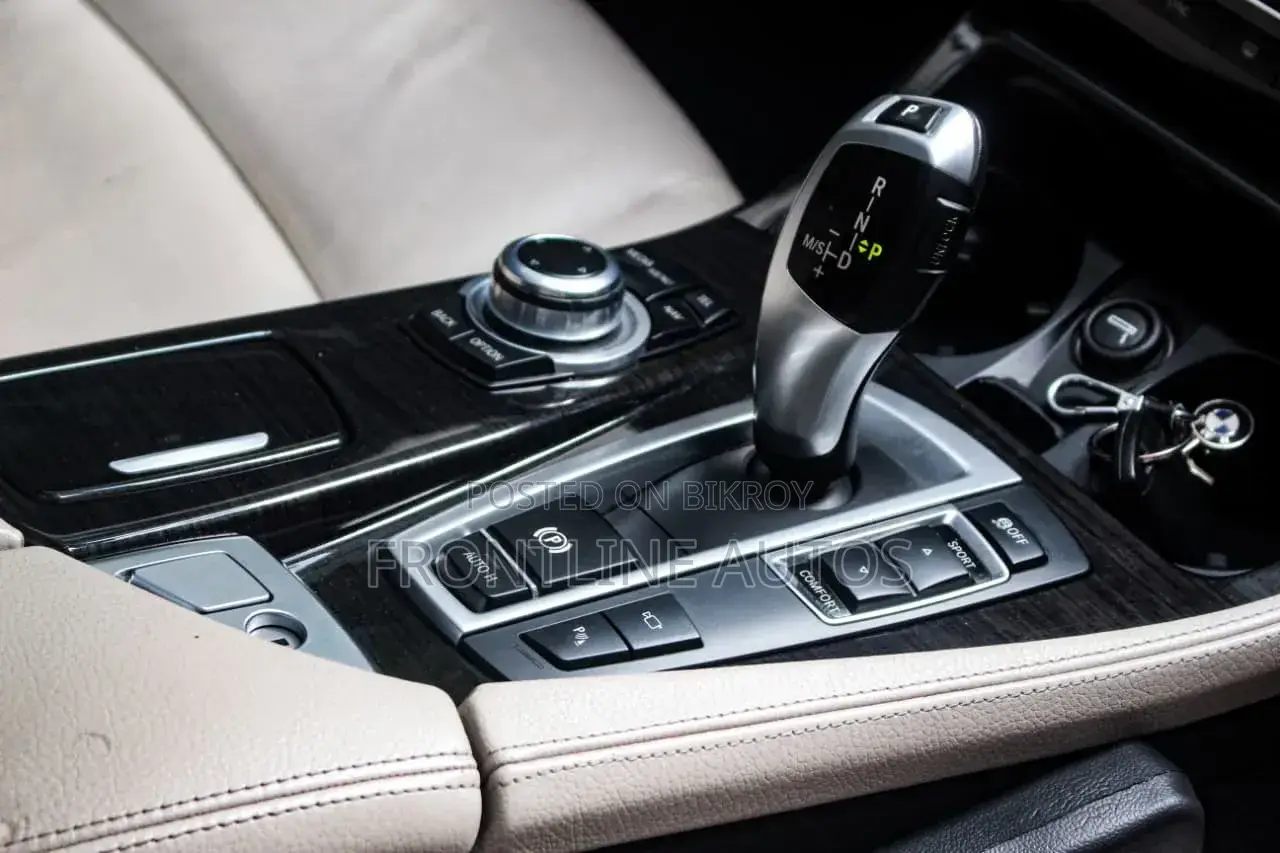 BMW Lo 2015 Gray