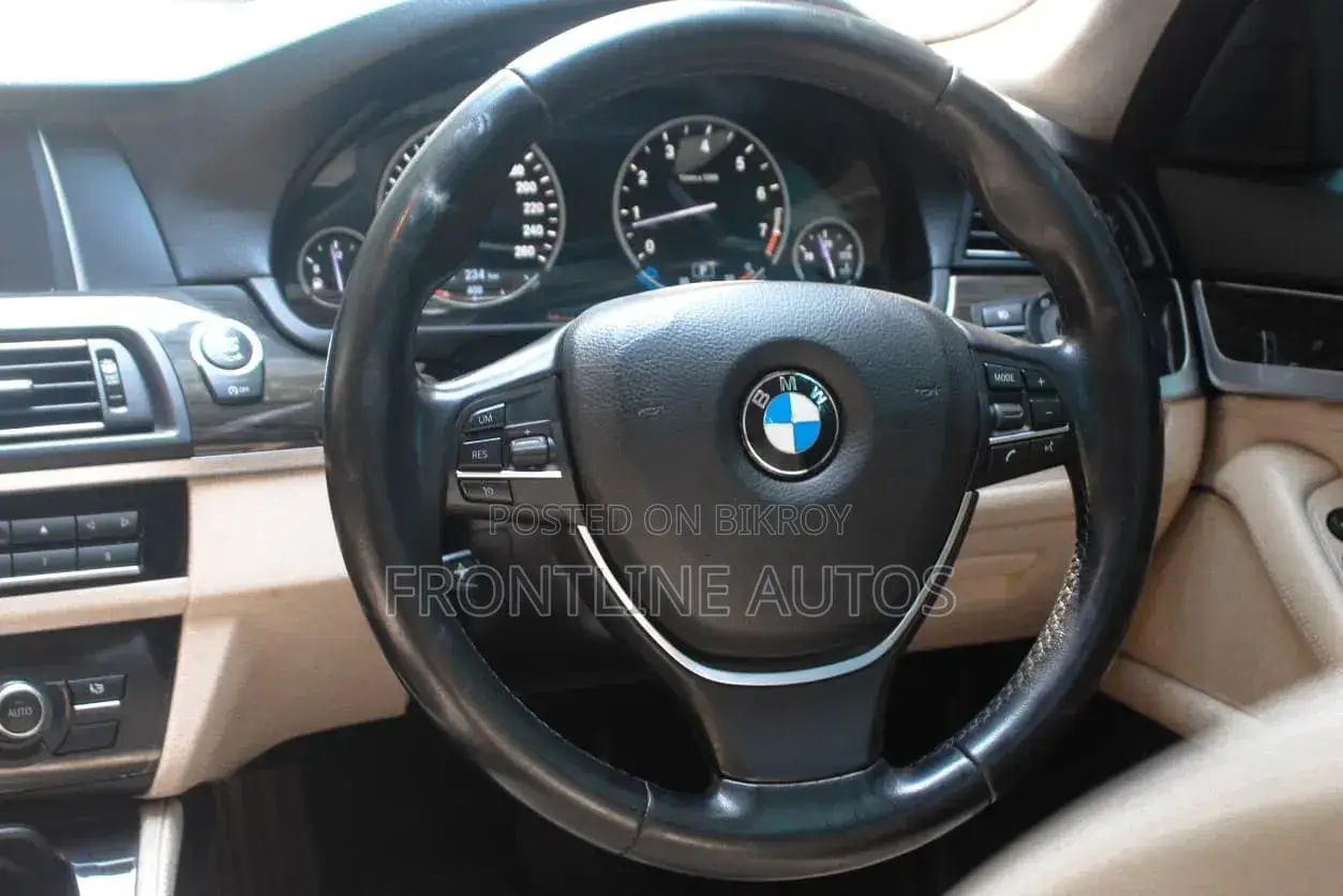 BMW Lo 2015 Gray